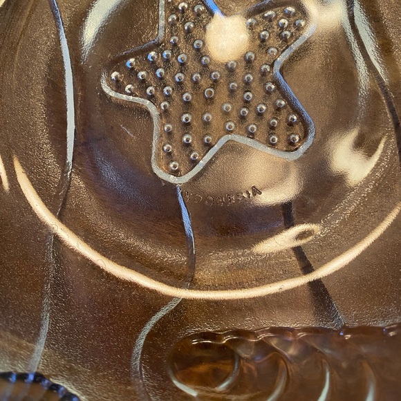 Beautiful glass seashell bowl. EUC - Picture 13 of 13